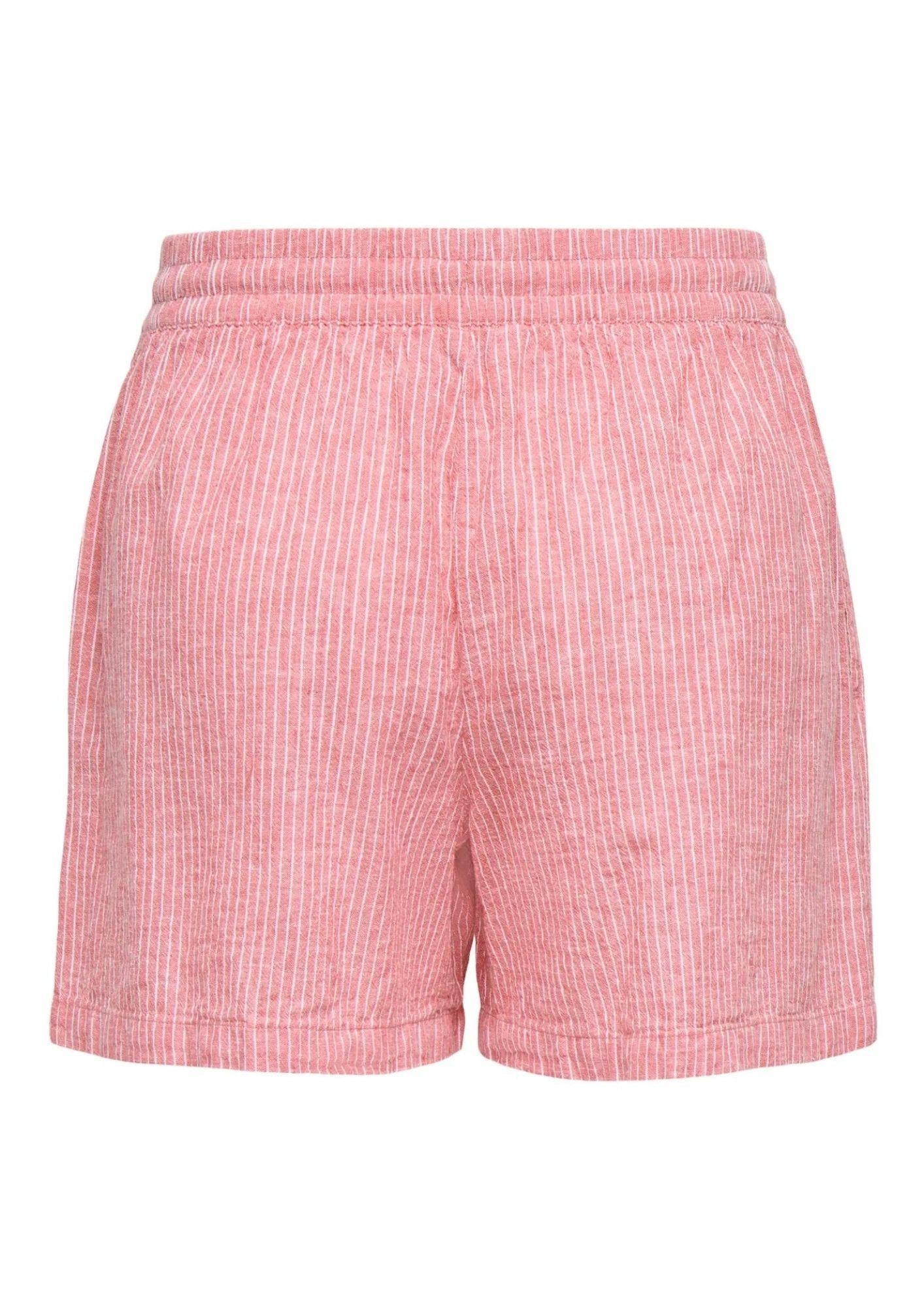  15348169 Calypso Coral CLOUD DANCER JACQUELINE DE YONG 