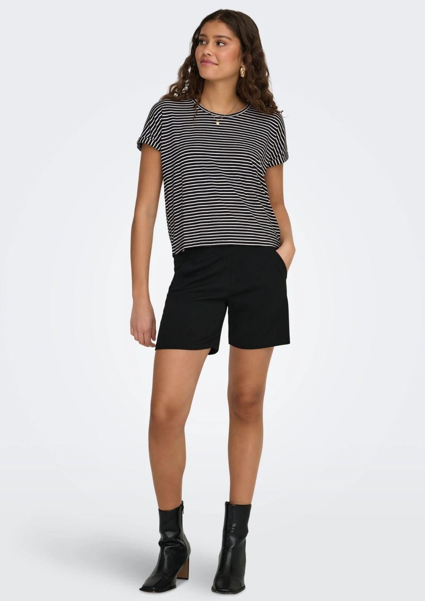  15325267 Sky Captain CLOUD DANCER JACQUELINE DE YONG 