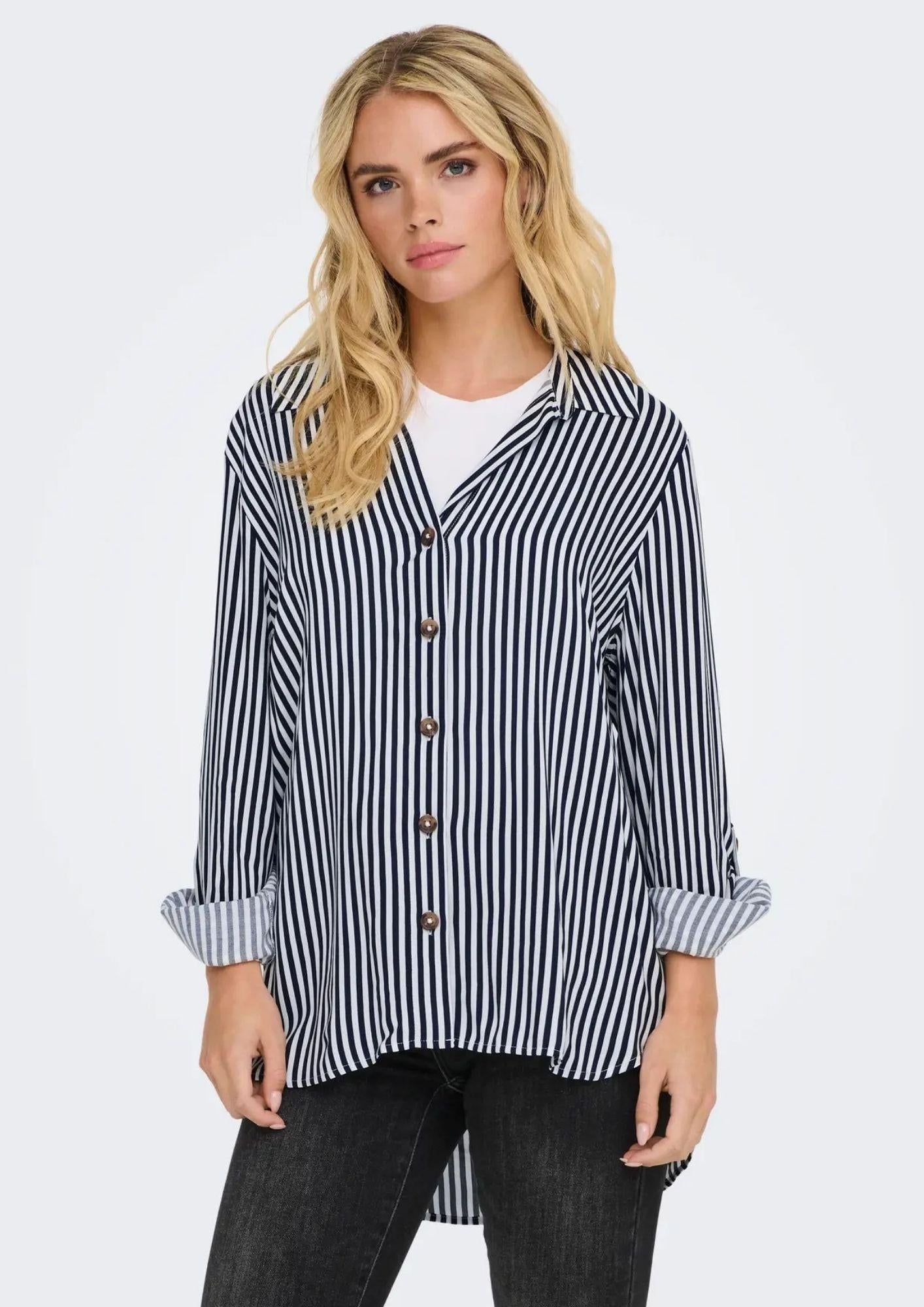  15329311 White SKY CAPTAIN JACQUELINE DE YONG 