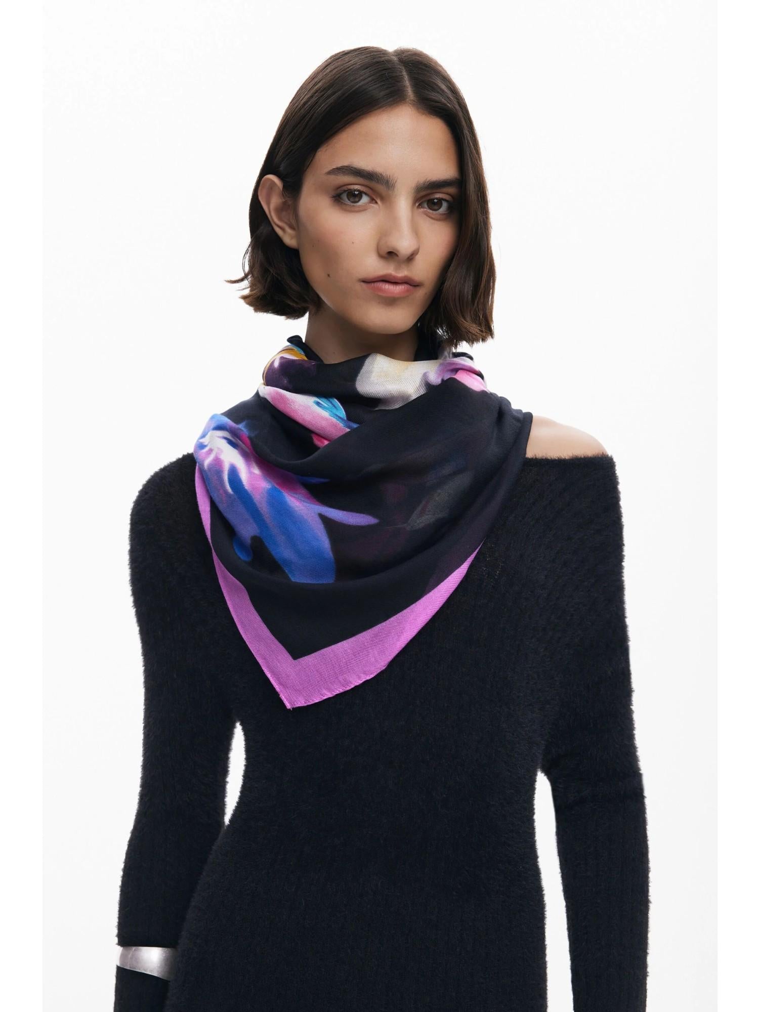 Desigual Foulard rettangolare a fiori Donna Nero 25WAWA23 2000 DESIGUAL 