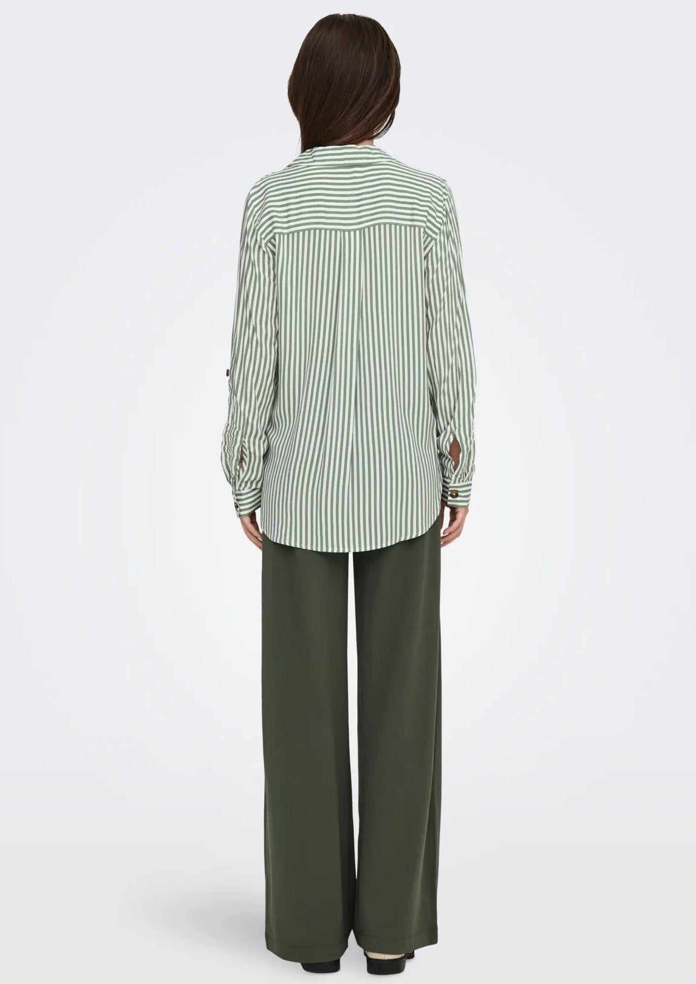  15329311 White SEA SPRAY JACQUELINE DE YONG 